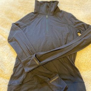 LULULEMON HALF ZIP PLEAT BACK PULLOVER